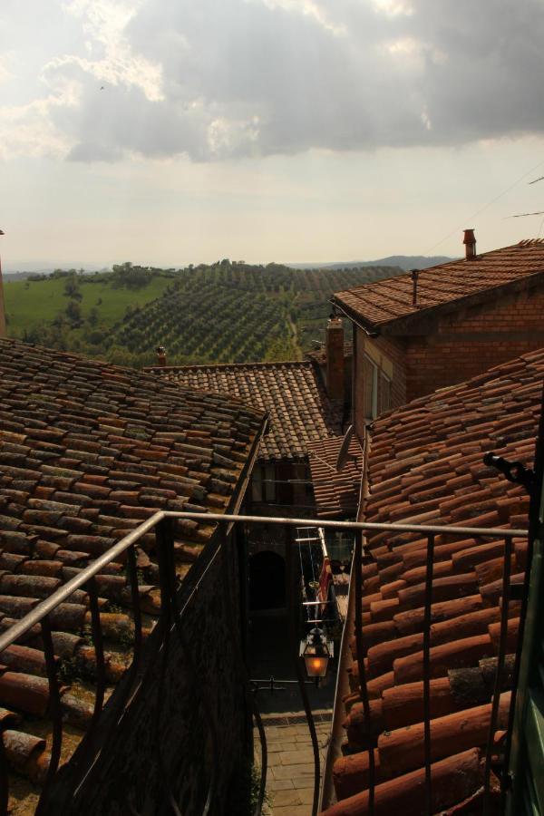 Apartamento Trilocale Nel Centro Storico Montemerano Exterior foto