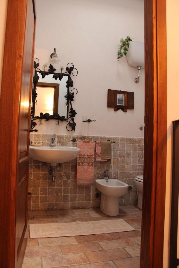 Apartamento Trilocale Nel Centro Storico Montemerano Exterior foto