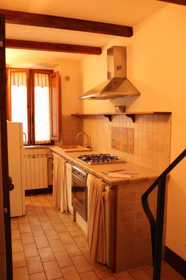 Apartamento Trilocale Nel Centro Storico Montemerano Exterior foto